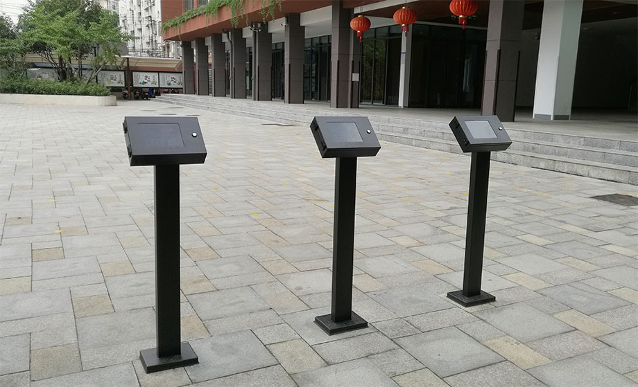 OA1000 Pro 家長接送安保管理系統(tǒng)終端支持有線網(wǎng)絡(luò)、Wifi、U盤等數(shù)據(jù)傳輸方式，輕松勝任各種復(fù)雜通訊環(huán)境。